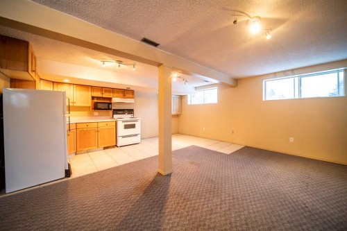 1601 5 Avenue, Wainwright, AB - Indoor Photo Showing Other Room
