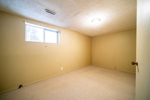 1601 5 Avenue, Wainwright, AB - Indoor Photo Showing Other Room