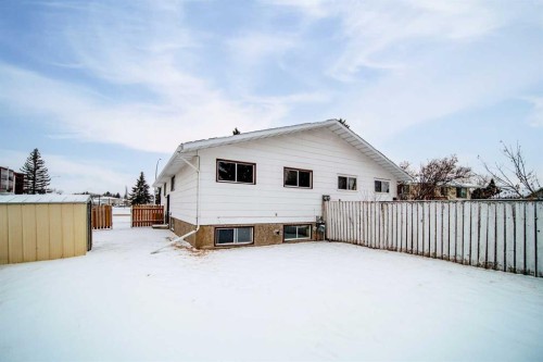 1601 5 Avenue, Wainwright, AB - Outdoor With Exterior