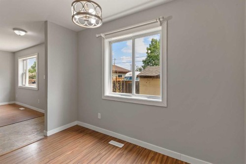 2-19 3 Avenue Se, Marshall, SK - Indoor Photo Showing Other Room