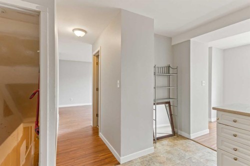 2-19 3 Avenue Se, Marshall, SK - Indoor Photo Showing Other Room