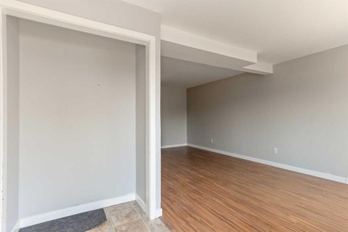 2-19 3 Avenue Se, Marshall, SK - Indoor Photo Showing Other Room