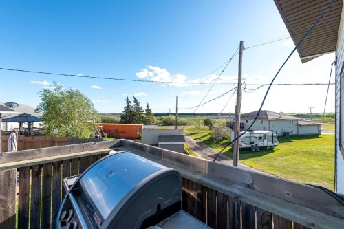 18 3 Avenue Se, Marshall, SK - Outdoor