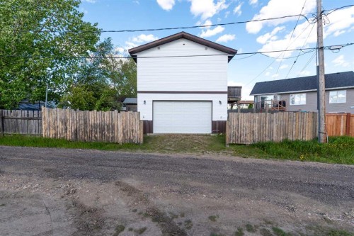 18 3 Avenue Se, Marshall, SK - Outdoor