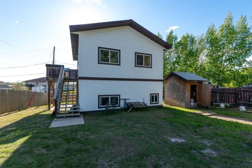 18 3 Avenue Se, Marshall, SK - Outdoor