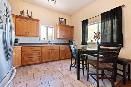 18 3 Avenue Se, Marshall, SK - Indoor