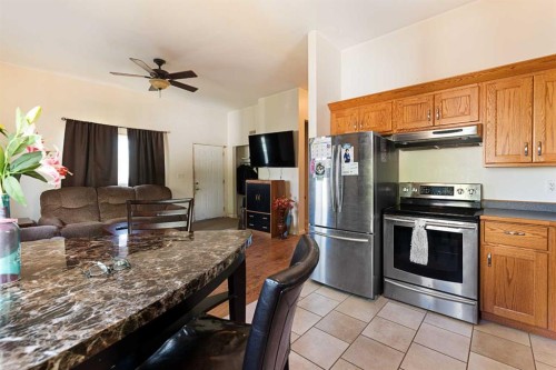 18 3 Avenue Se, Marshall, SK - Indoor Photo Showing Kitchen