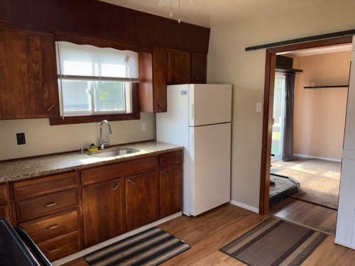 5047 48 Street, Mannville, AB - Indoor Photo Showing Kitchen