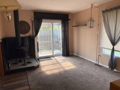 5047 48 Street, Mannville, AB - Indoor Photo Showing Other Room