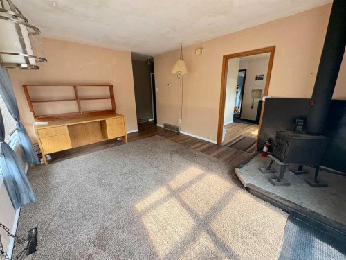 5047 48 Street, Mannville, AB - Indoor Photo Showing Other Room