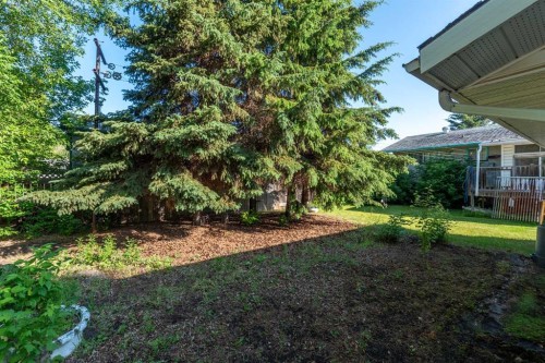 5205 32 Street, Lloydminster, AB - Outdoor