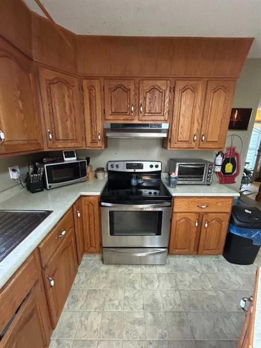 5215 58 Street, Vermilion, AB - Indoor Photo Showing Kitchen