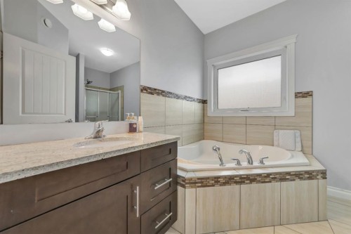 5502 15 Street, Lloydminster, AB - Indoor Photo Showing Bathroom