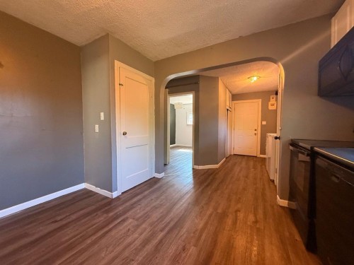 4807 49 Street, Lloydminster, SK - Indoor