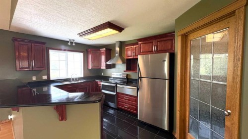6 Cedar Crescent, Rural Wainwright No. 61, M.D. Of, AB - Indoor Photo Showing Kitchen