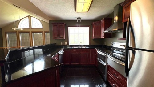 6 Cedar Crescent, Rural Wainwright No. 61, M.D. Of, AB - Indoor Photo Showing Kitchen