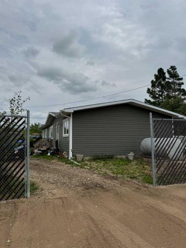 2201 14Th Ave, Wainwright, AB 