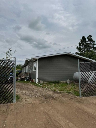 2201 14Th Ave, Wainwright, AB 