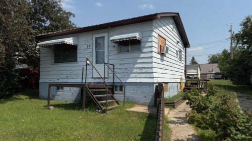 39 Rydberg Street, Hughenden, AB - Outdoor