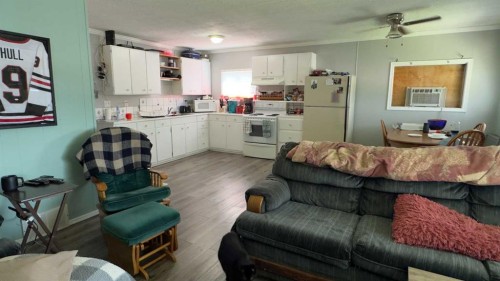 39 Rydberg Street, Hughenden, AB - Indoor