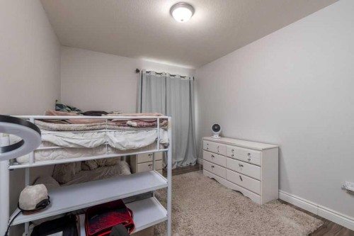 101B-5101 18 Street, Lloydminster, AB - Indoor Photo Showing Bedroom