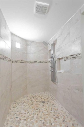 1926 8 Avenue, Wainwright, AB - Indoor Photo Showing Bathroom