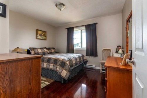 310 1 Street East, Marshall, SK - Indoor Photo Showing Bedroom