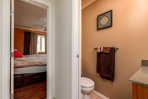 310 1 Street East, Marshall, SK - Indoor Photo Showing Bathroom