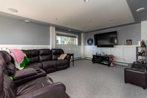 310 1 Street East, Marshall, SK - Indoor Photo Showing Living Room