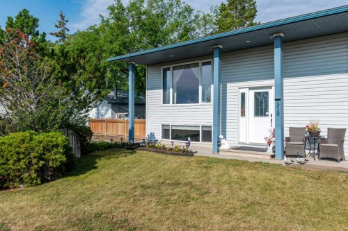 310 1 Street East, Marshall, SK - Outdoor