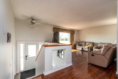 310 1 Street East, Marshall, SK - Indoor