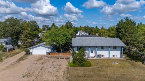 310 1 Street East, Marshall, SK - Outdoor