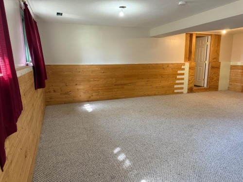 101 Main Street, Waseca, SK - Indoor Photo Showing Other Room