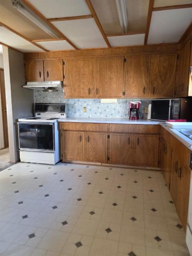 4716 55 Avenue, Provost, AB - Indoor Photo Showing Kitchen
