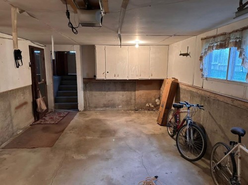 4716 55 Avenue, Provost, AB - Indoor Photo Showing Garage