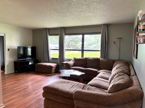 5339 50 Street, Provost, AB - Indoor Photo Showing Living Room