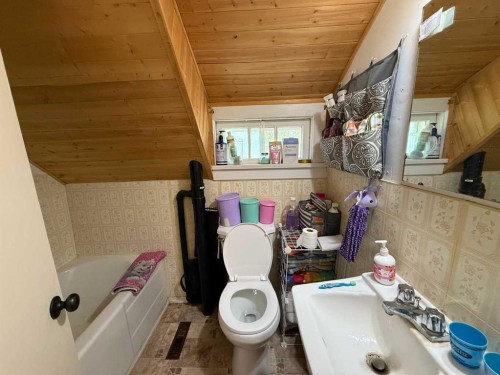 5136 46 Street, Provost, AB - Indoor