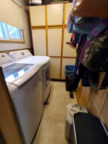 5136 46 Street, Provost, AB - Indoor Photo Showing Laundry Room