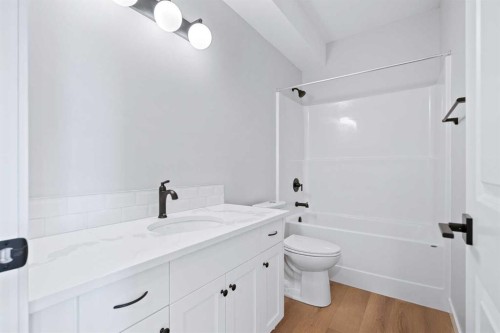 6004 13 Street, Lloydminster, AB - Indoor Photo Showing Bathroom