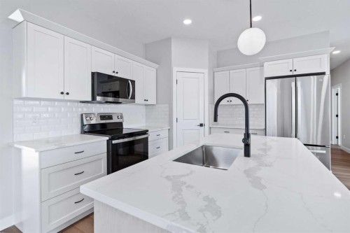 6004 13 Street, Lloydminster, AB - Indoor Photo Showing Kitchen With Upgraded Kitchen