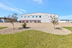 5204 63 Avenue  Lloydminster, AB T9V 3T8