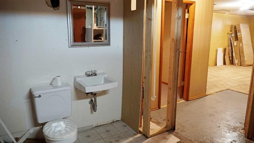 5308 52Nd Avenue, Mannville, AB - Indoor