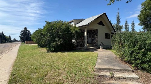 1137 4 Avenue, Wainwright, AB - Outdoor