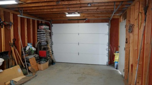 4703 49 Street, Myrnam, AB - Indoor Photo Showing Garage
