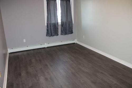 207A-5101 18 Street, Lloydminster, AB - Indoor Photo Showing Other Room