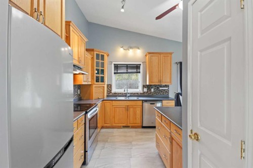 110 Pleasant Drive, Paradise Valley, AB - Indoor Photo Showing Kitchen With Double Sink