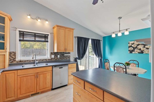 110 Pleasant Drive, Paradise Valley, AB - Indoor Photo Showing Kitchen With Double Sink