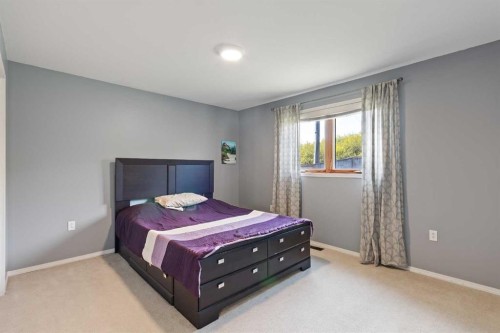 110 Pleasant Drive, Paradise Valley, AB - Indoor Photo Showing Bedroom