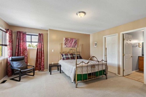 110 Pleasant Drive, Paradise Valley, AB - Indoor Photo Showing Bedroom