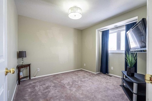 3906 59 Avenue Close, Lloydminster, AB - Indoor Photo Showing Other Room